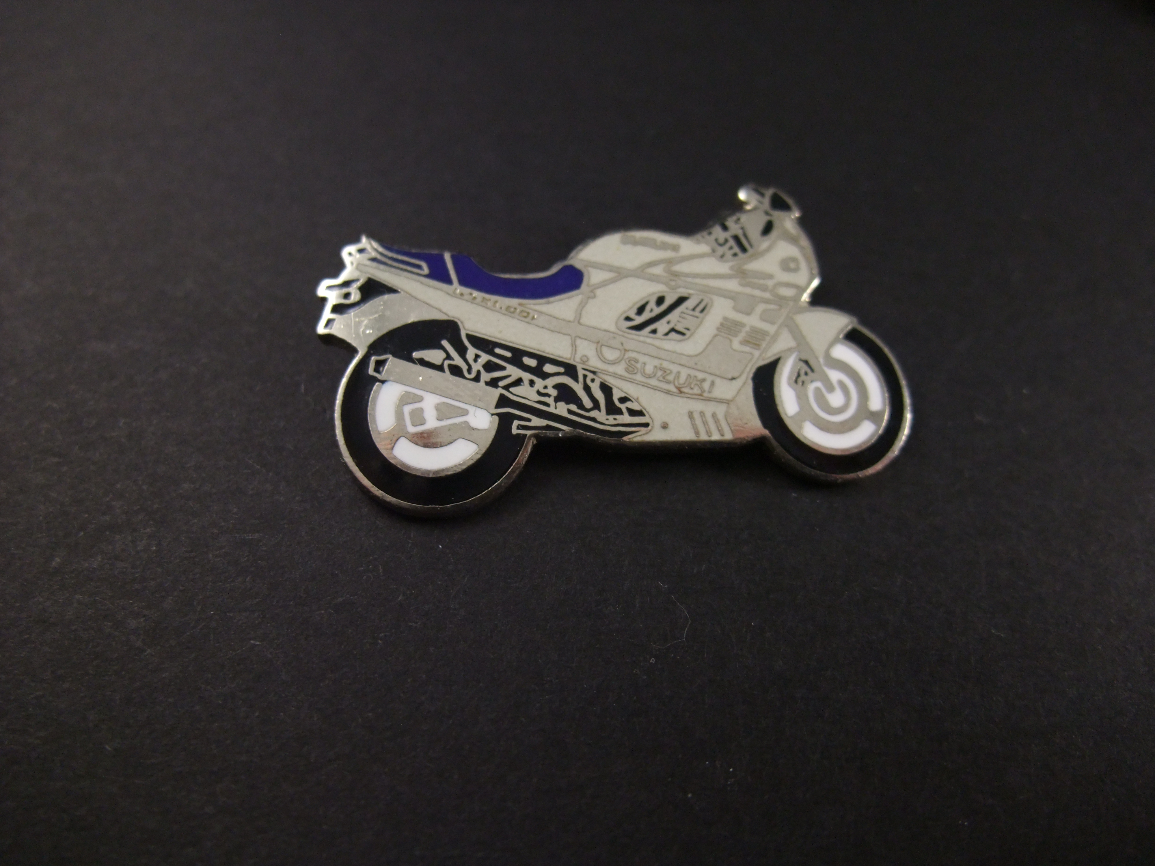 Suzuki GSX-F motor 750 cc